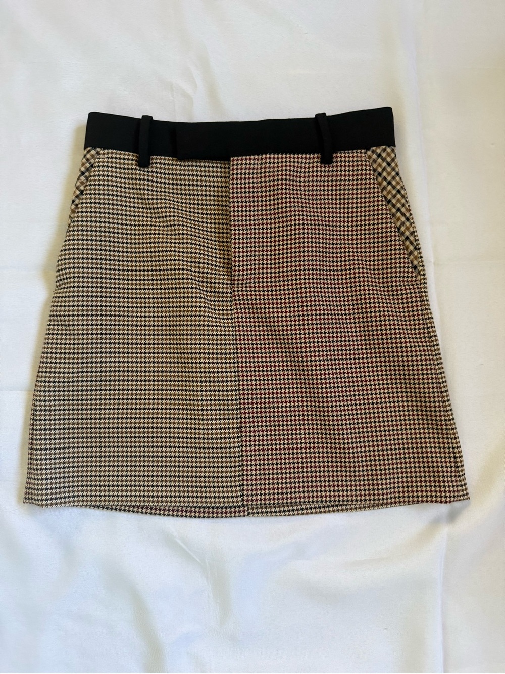 Zara Two-Tone Houndstooth Mini Skirt with Black Waistband